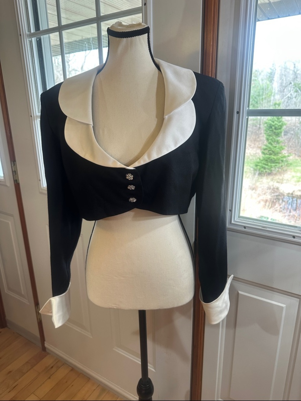 Vintage Algo Black and White Cropped Tuxedo Blazer